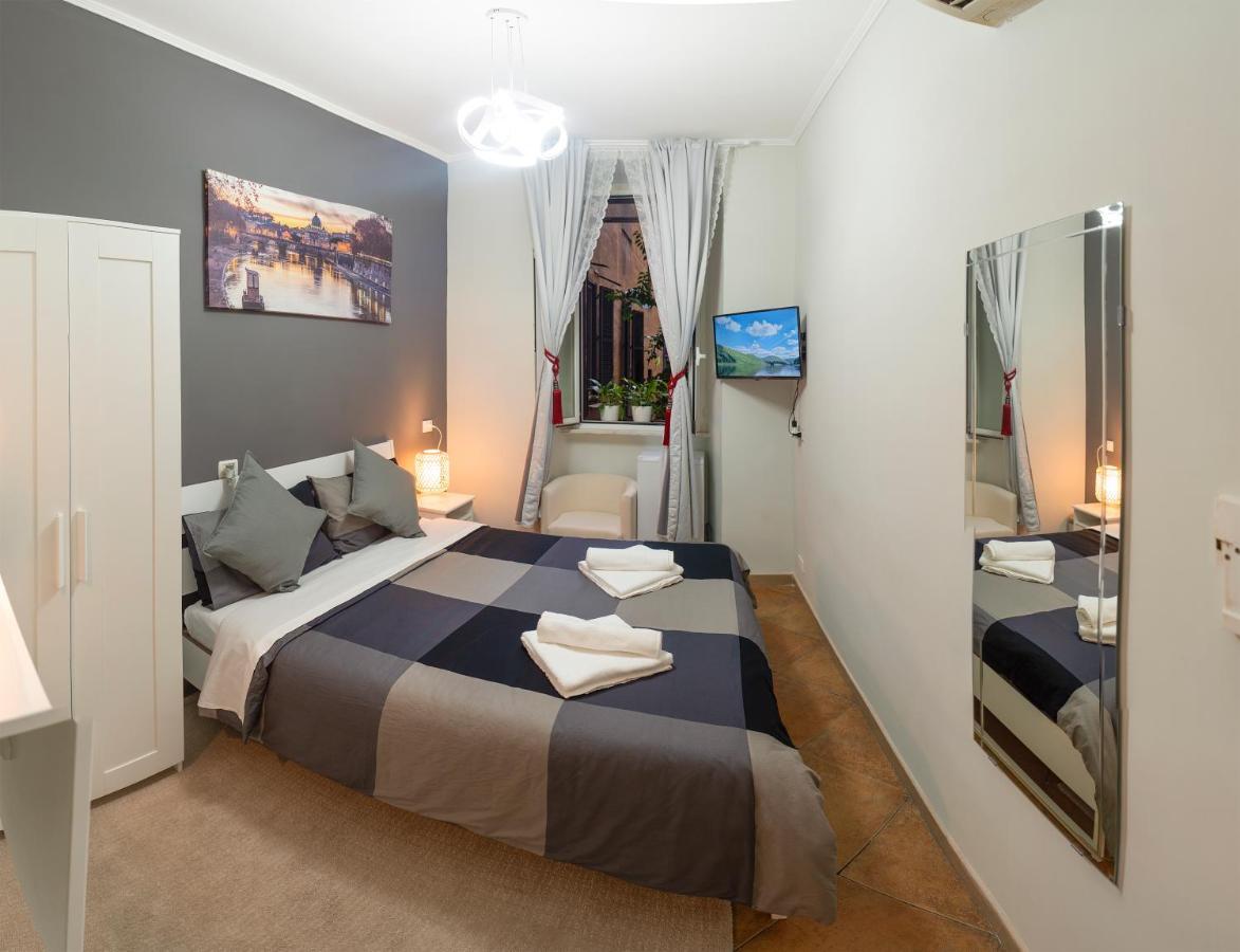 Large Single Room,943454242:JPEG